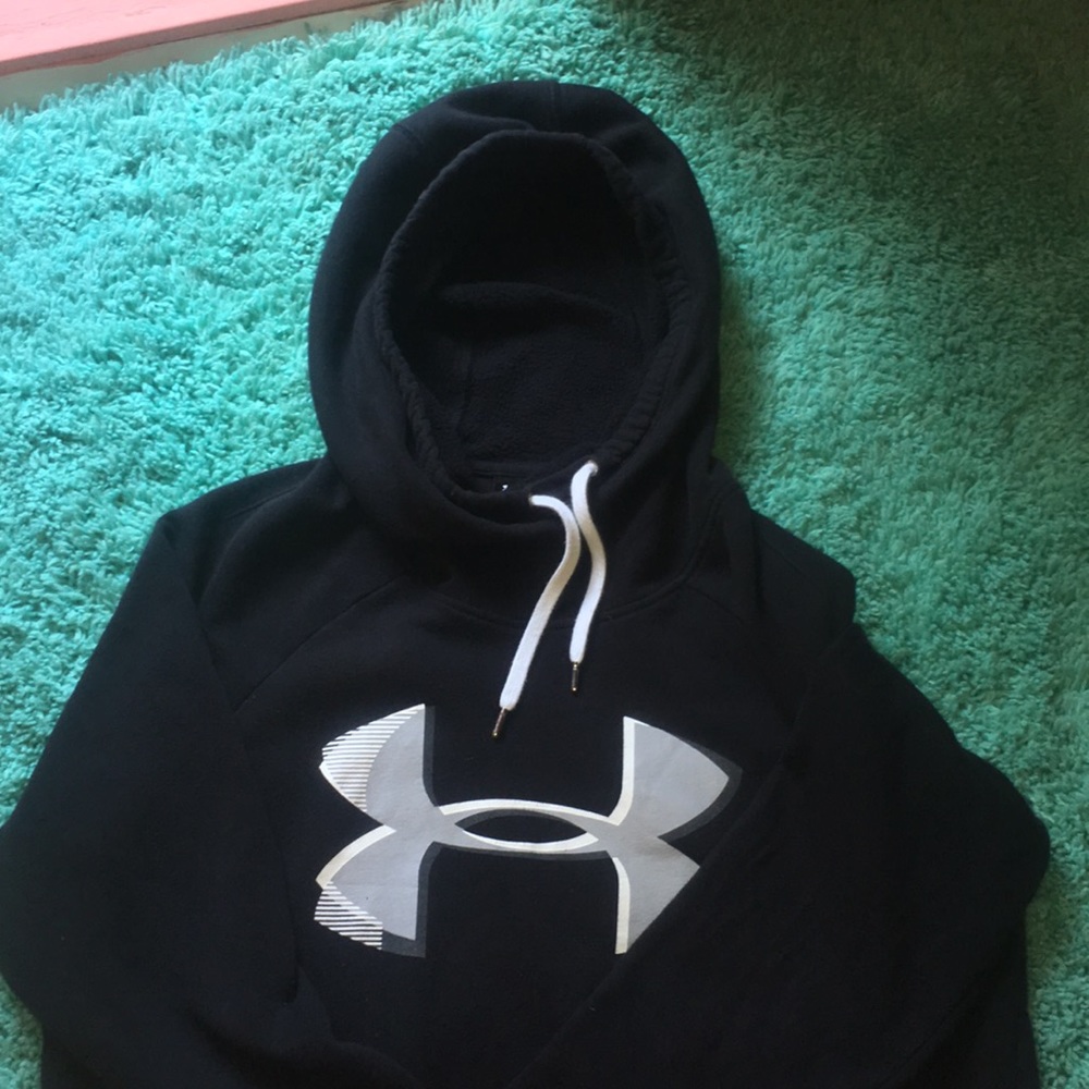 UNDER ARMOUR HOODIE!! 💖